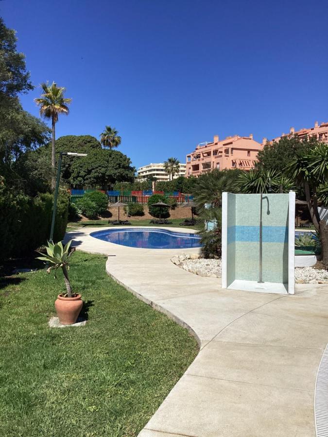 Апартаменты Playa Marina Club Pretty House Малага Экстерьер фото